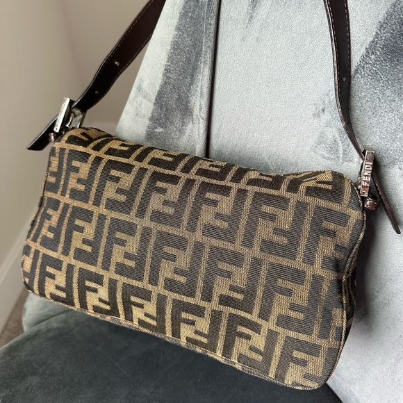 ✨SOLD ✨ FENDI Zucca Baguette Shoulder fold over Bag - Picture 3 of 13